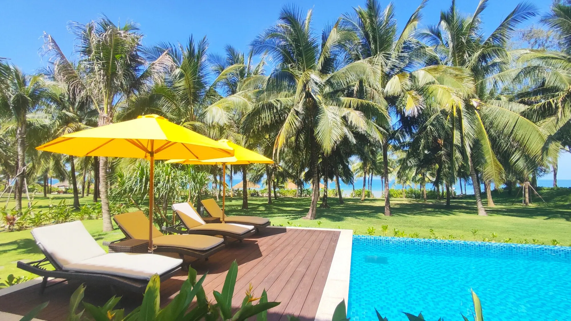6-Bedroom President Beachfront Villa