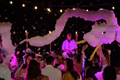 Tiệc bãi biển Thứ Bảy